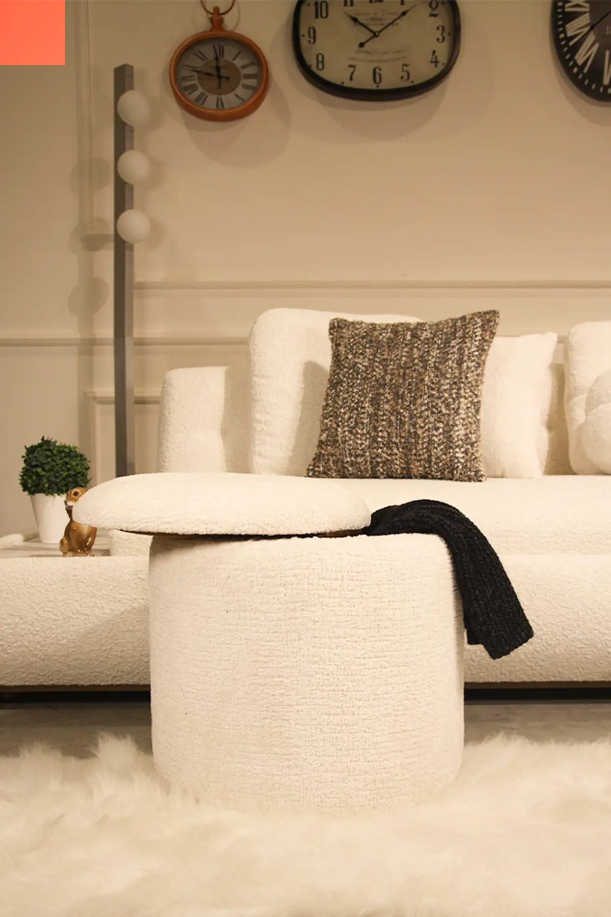 beyaz-puf-01 Beyaz Kapaklı Puf - Görsel 1